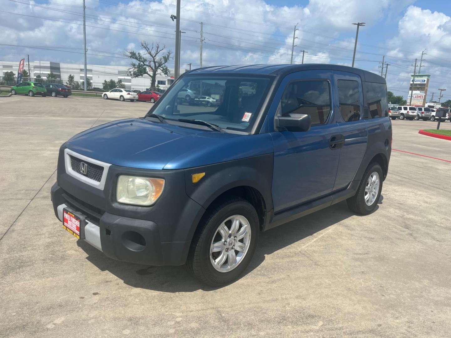2006 blue /gray Honda Element LX 2WD AT (5J6YH18336L) with an 2.4L L4 DOHC 16V engine, 4-Speed Automatic Overdrive transmission, located at 14700 Tomball Parkway 249, Houston, TX, 77086, (281) 444-2200, 29.928619, -95.504074 - Photo#2